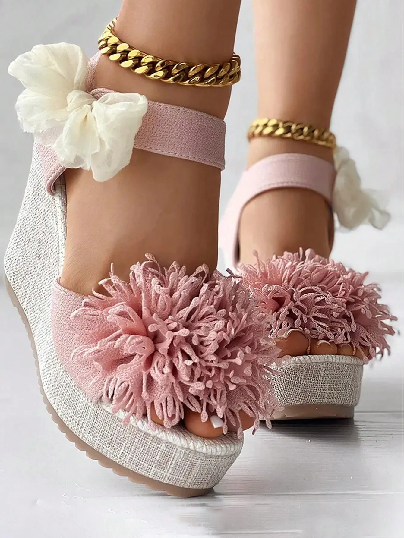 Fahionable  Bow Decor Floral Pattern Bow Decor Ankle Strap Wedge Sandals