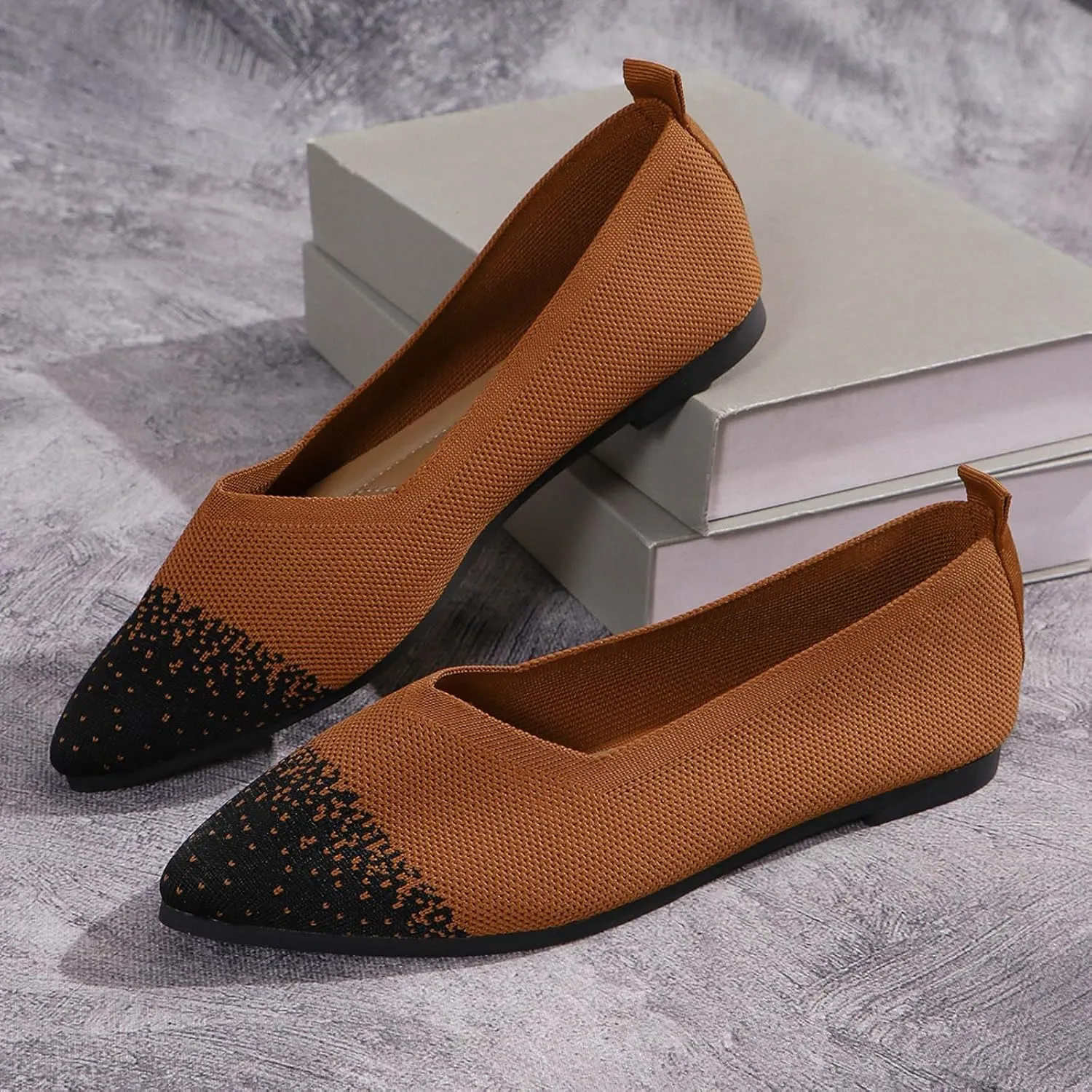 Ladies Casual Colorblocking Mesh Breathable Shallow Mouth Pointed Toe Flat Shoes Single Shoes Soybean Shoes Casual Shoes Fashion Sandals Women