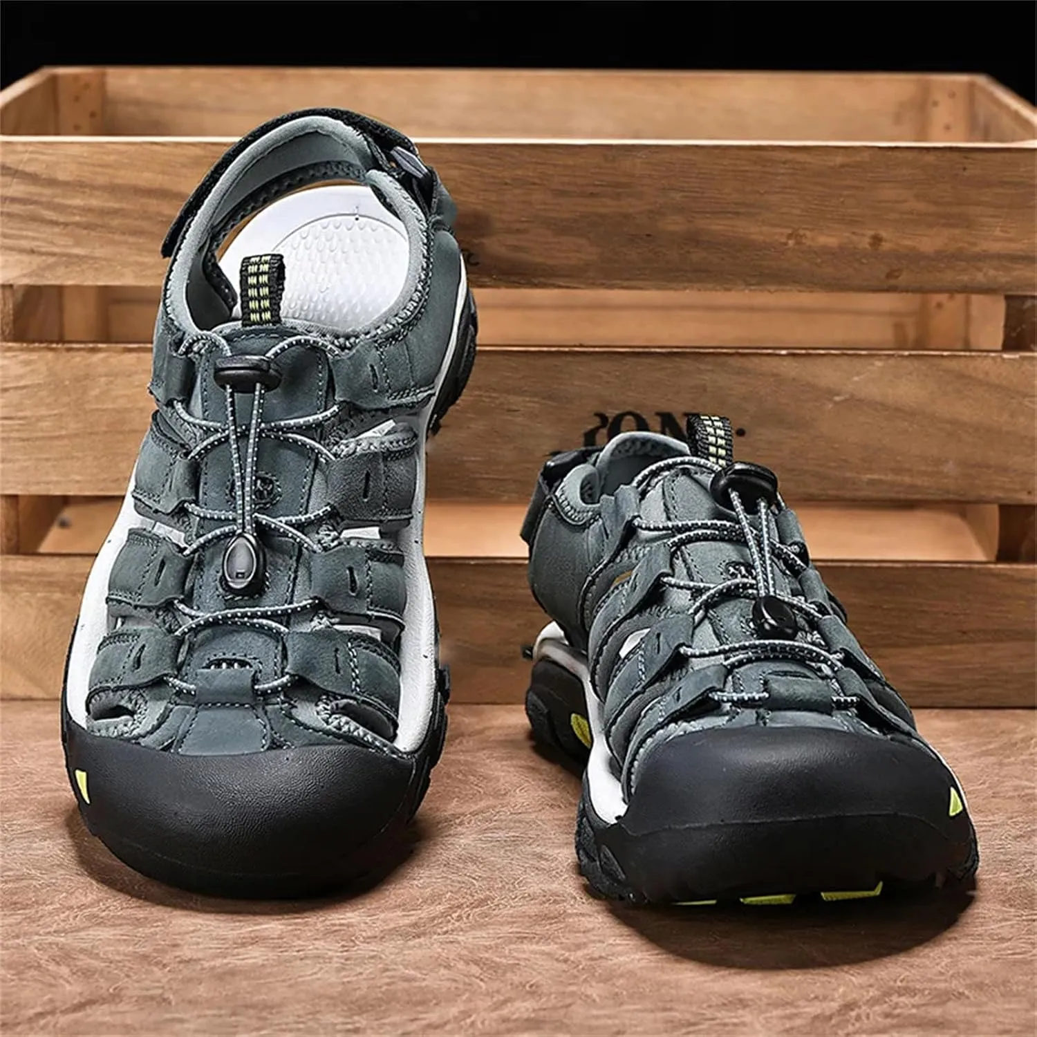 Men Design Breathable Casual Shoes Men Soft Bottom Large Size Outdoor Beach Sandals