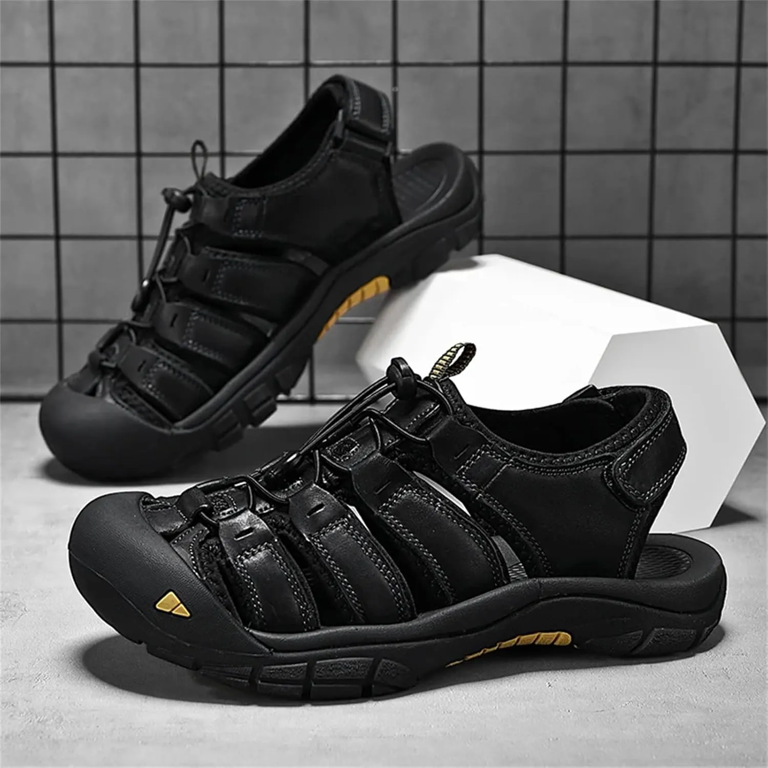Men Design Breathable Casual Shoes Men Soft Bottom Large Size Outdoor Beach Sandals