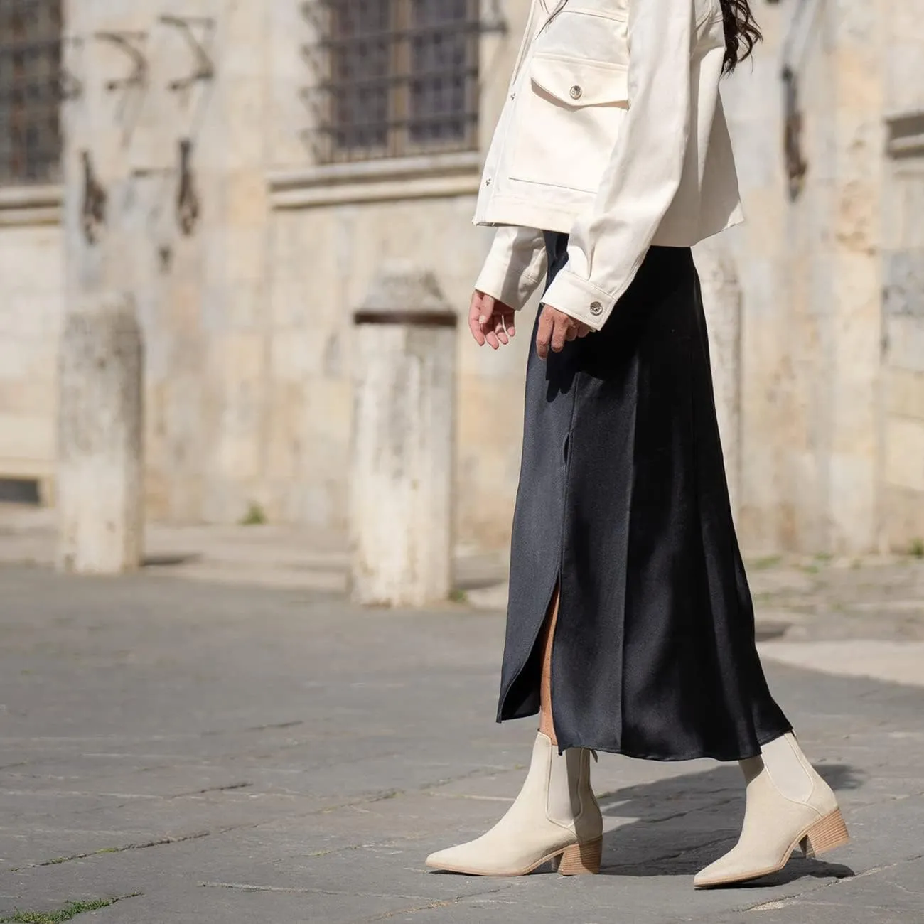 MOOMMO Women Chunky Stacked Heel Chelsea Ankle Boots Suede Leather Elastic Gore Pointed Toe Pull On Western Boots Fall Fashion Trendy 2 Block Heel Short Dress Boot Elegant Comfort Winter 4-11 M US