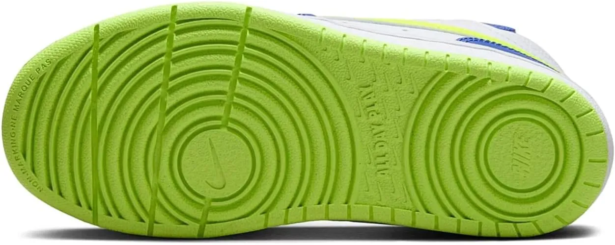 NIKE Boy's Sneaker