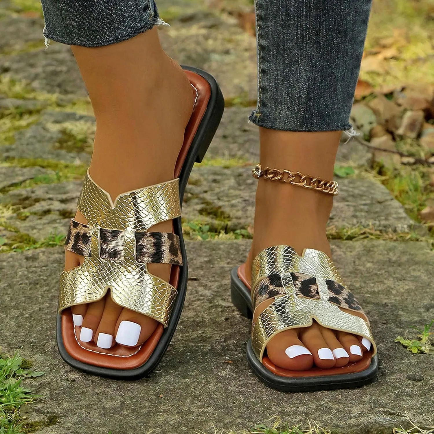 Women's Flat Sandals Square Toe Slip On Summer Beach Vacation Comfortable Casual Slide Sandals Fashion Trendy