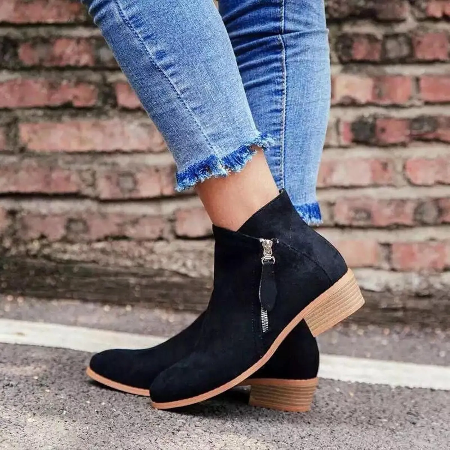 Women's Low-Heeled Chelsea Boots Fashion Pointed Toe Chunky Stacked Heel Booties Autumn Winter Side Zip Ankle Bootie